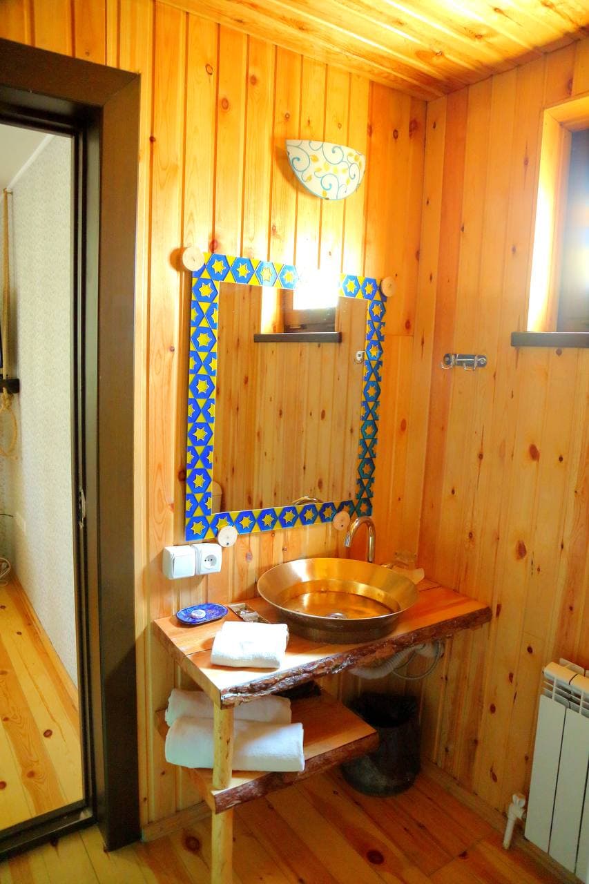 Стандартный номер в NEBESA Boutique Hotel — снять посуточно на Чарваке